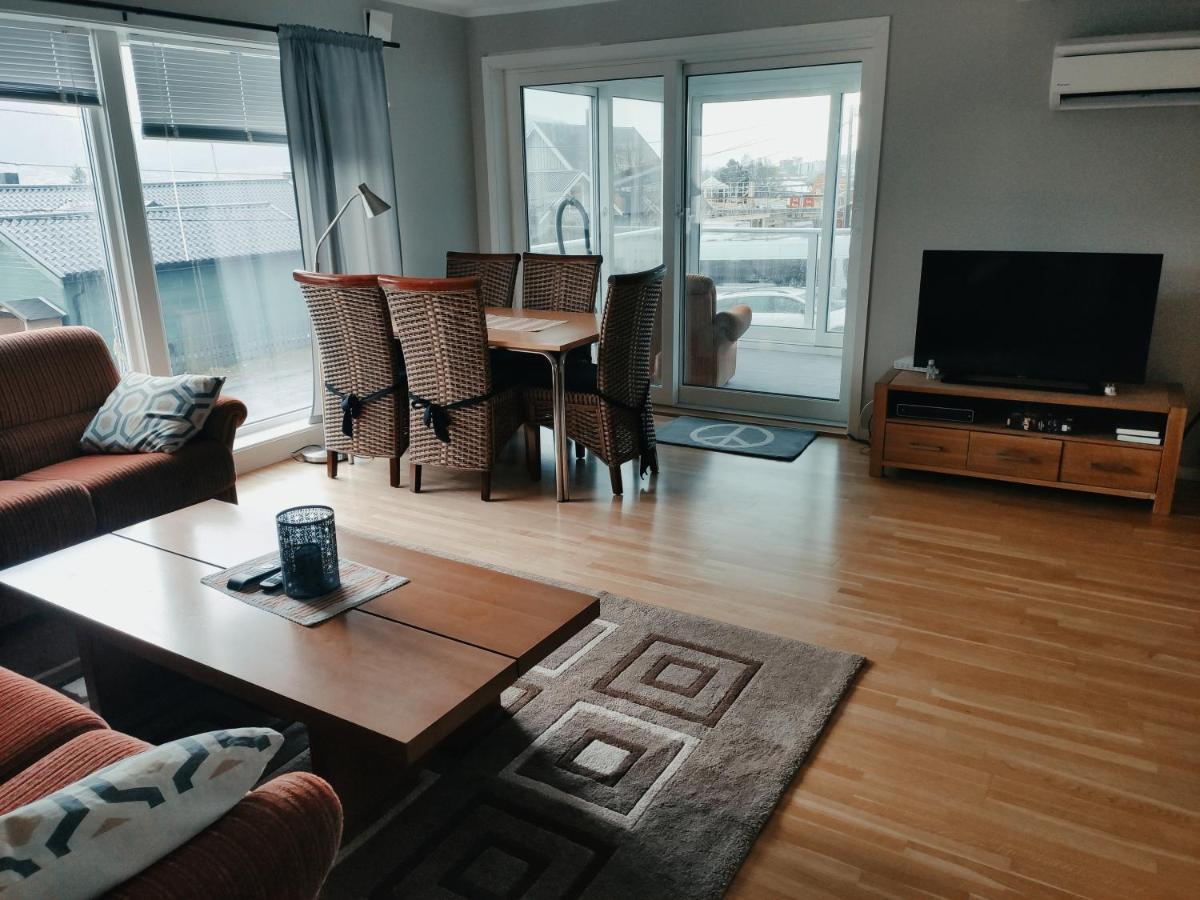 Feelhome Apartment 4- Bedroms Njords Veg トロムソ エクステリア 写真